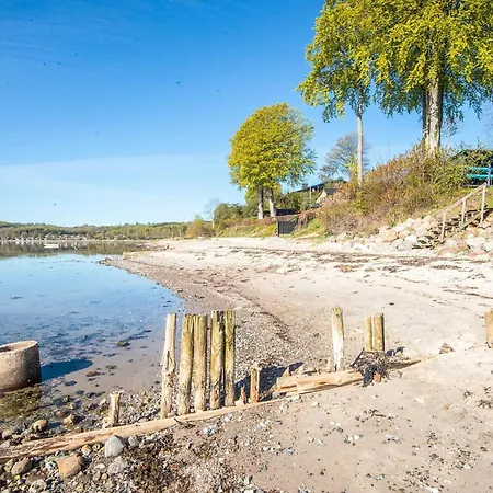 6 Person In Bjert-by Traum * Bjert Strand