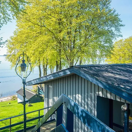 6 Person In Bjert-by Traum Bjert Strand